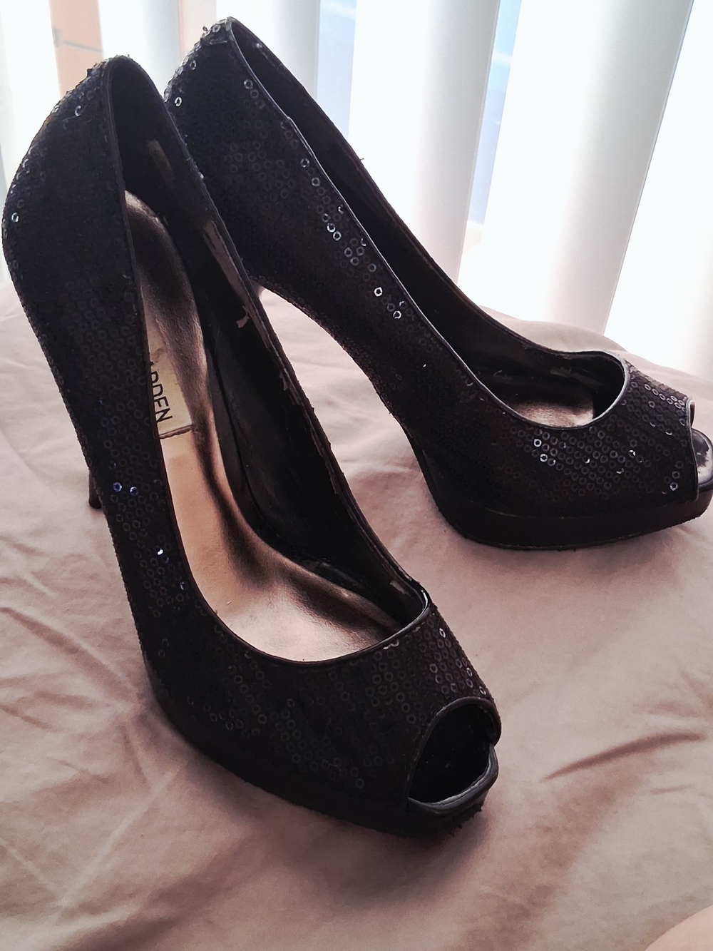 Steve Madden P‑Karro Black Sequin Peep‑Toe Heels • Size 7